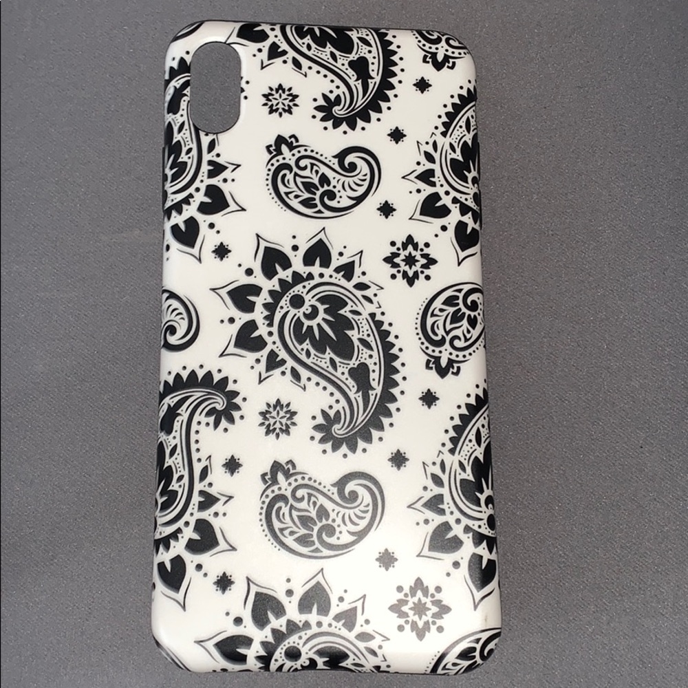iPhone XS Max paisley black and white case
